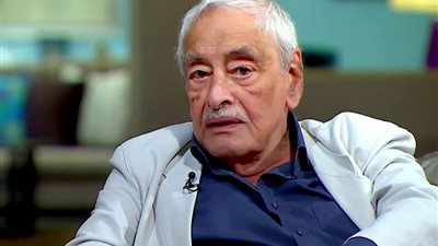 شاهد .. جنازة جميل راتب تشهد عدد حضور قليل .. هؤلاء فقط من حضروا 