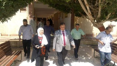صور.. قبل العام الدراسي الجديد.. محافظ الفيوم يتفقد مدارس طامية 