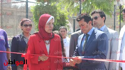 صور.. وزير الشباب يفتتح معرض تسويق المشروعات الصغيرة بمركز شباب الجزيرة
