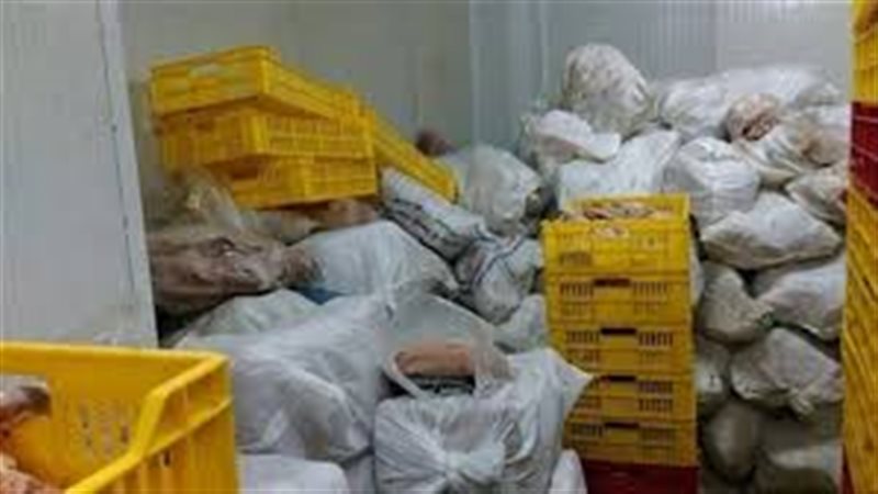 ضبط عبوات سناكس فاسدة