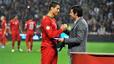 أسطوره البرتغال يدافع عن رونالدو
