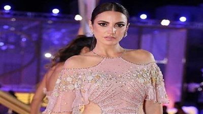 صور .. مهرجان الجونة 2018.. درة تخطف الأنظار بإطلالة ساحرة 