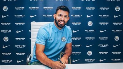 أجويرو: سعيد  بتوقيع عقد جديد مع مانشستر سيتي