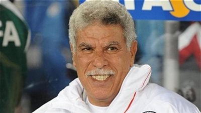 حسن شحاتة يطير إلى النمسا مطلع الشهر المقبل
