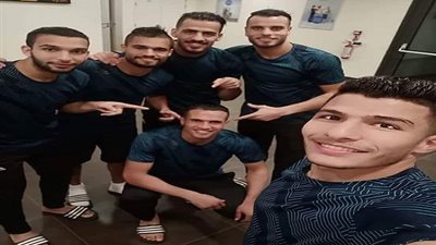 لاعبي المصري يحتفلون بعيد ميلاد بوسكا في الجزائر