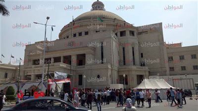 جامعة القاهرة تفتتح أبوابها لاستقبال الطلاب أول أيام العام الدراسى الجديد