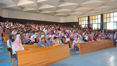 رئيس جامعة كفر الشيخ يتابع انتظام الدراسة في كليات الجامعة