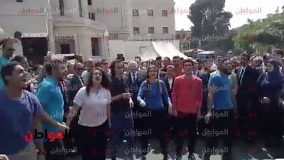 فيديو .. جامعة القاهرة تستقبل الطلاب أول أيام العام الدراسي الجديد