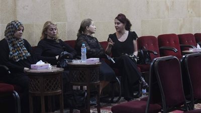 صور.. وصول النجمة مادلين طبر عزاء الراحل جميل راتب