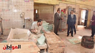 محافظ أسيوط يتفقد مخبز الوليدية الالى بعزبة السجن ويقرر غلقه