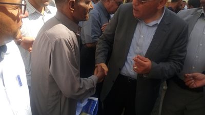 محافظ الشرقية يستمع لشكاوى المرضى والمواطنين بمستشفى أبو كبير المركزي‎