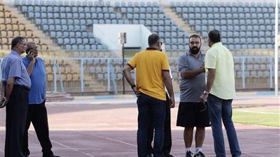 صور.. مجلس الإسماعيلى يؤازر اللاعبين قبل مواجهة سموحة