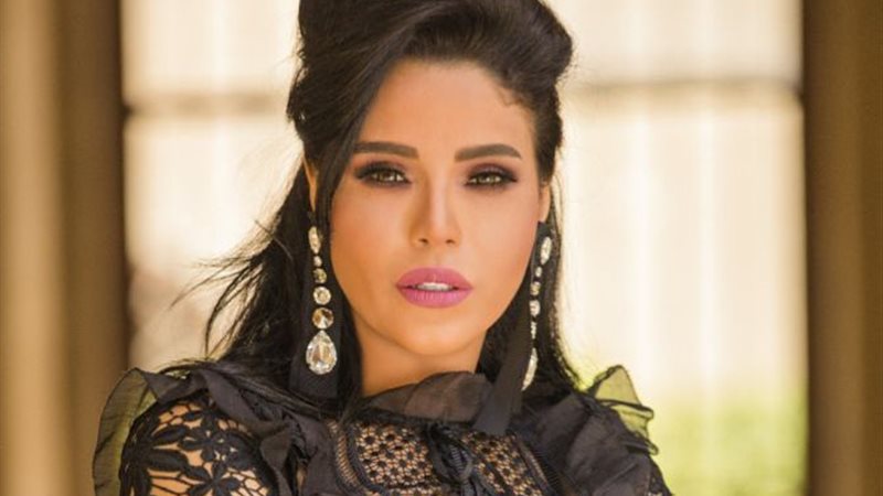 الفنانة أمينة 