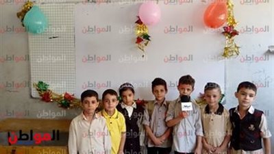 فيديو وصور.. طلاب الإبتدائية في شبرا يواصلون الدراسة في ثاني أيامها