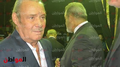 صور.. فاروق الفيشاوي ينضم إلى العزاء في المنتج سمير خفاجى