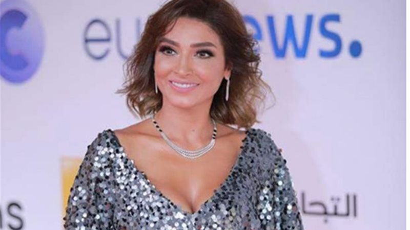 الفنانة روجينا 
