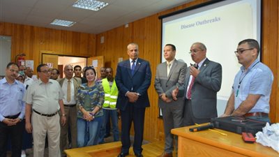 رئيس جامعة أسيوط يزور كلية الطب البيطري لتهنئتهم بـ مسابقة الأفضل