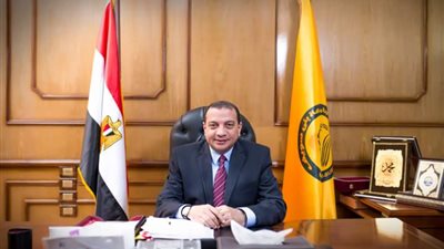 بعد إصابته بالورم السرطانى.. ماذا فعل رئيس جامعة بني سويف لطالب كلية الحقوق؟