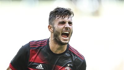 كوتروني يطمئن جماهير ميلان 