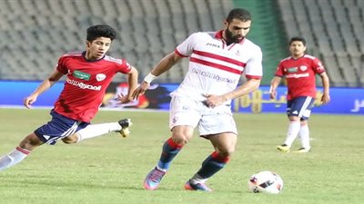 خناقة بين نجم الزمالك ومدربه