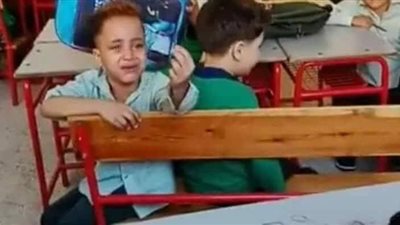 القصة الكاملة لـ تلميذ ياحجه سيبيني أنام ربع ساعة.. والأهالي: المعلمة تجردت من أسمى مشاعر الإنسانية