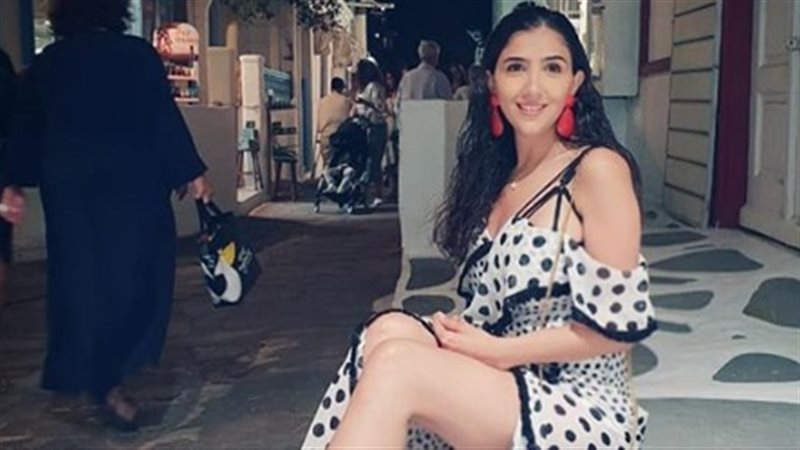 الفنانة مي عمر 