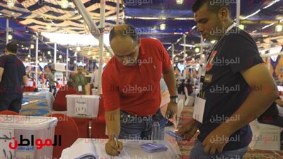 صور.. محمد مرجان يوقع في كشوف الحاضرين