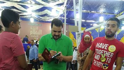 صور.. الفنان مجدي كامل يشارك في عمومية الأهلي