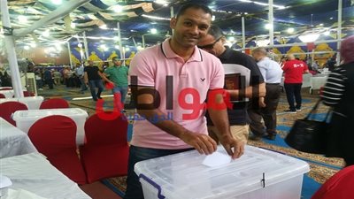 صور.. مدرب حراس الأهلي يشارك في الجمعية العمومية