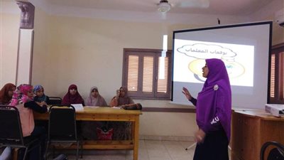 بدء تدريب معلمات رياض الأطفال على منظومة التعليم الجديدة بمنطقة سوهاج الأزهرية