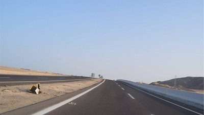 صور.. محافظ البحر الأحمر يتابع أعمال الطريق الدائرى الخارجى بمدينة الغردقة