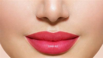 من غير عمليات تجميل كبري شفايفك بخلطة طبيعية 
