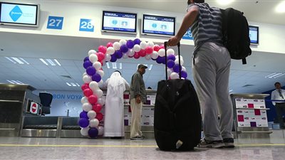 الإمارات ترد على الإعلام الحوثي: مطاراتنا بخير 