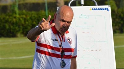 تفاصيل جلسة كريستيان جروس مع لاعبي الزمالك