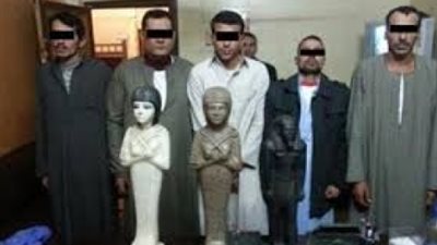 القبض على عصابة اثناء التنقيب عن الاثار توصلوا لثلاث مقابر فى سوهاج