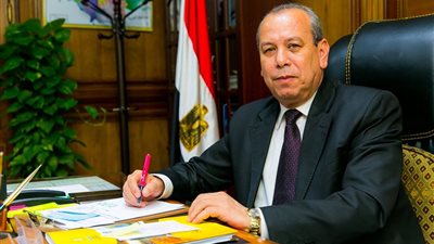 محافظ كفرالشيخ يحيل 20 موظفاً بقرية شابه في دسوق للتحقيق