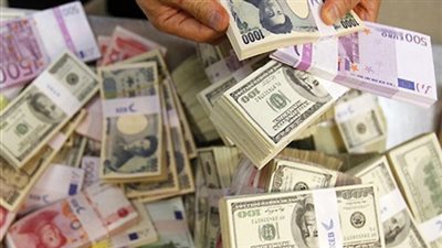 صبط 3 أشخاص لاتهامهم بإتجارهم غير المشروع بالنقد الأجنبى فى الإسكندرية