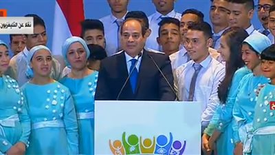 السيسي: وجود متحدي الإعاقة يعطيني البركة لأنهم أهل الله