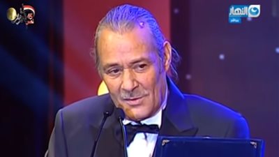 آخرهم فاروق الفيشاوي .. أبرز 5 نجوم أعلنوا إصابتهم بمرض السرطان