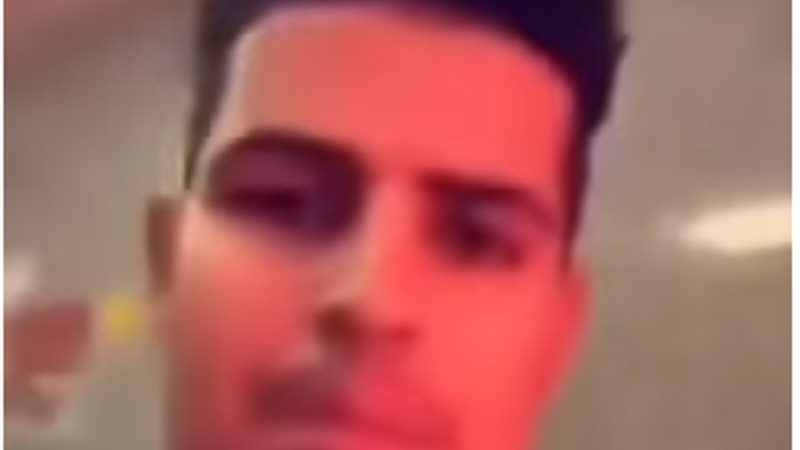 شخص مجهول يشعل النيران