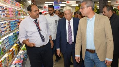 صور.. توفير 120 فرصة عمل فى احد السلاسل التجارية الكبيرة في سوهاج 