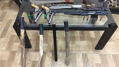 القبض على عاطل بحوزته أسلحة نارية في حملة أمنية بمدينة قها 