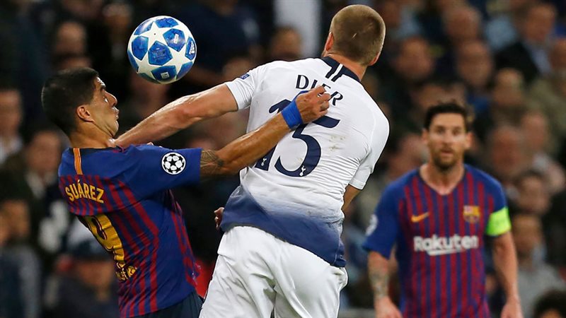مهاجم برشلونة لويس