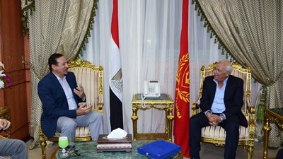 محافظ بورسعيد يستقبل رئيس الاتحاد المصرى والافريقى لتنس الطاولة