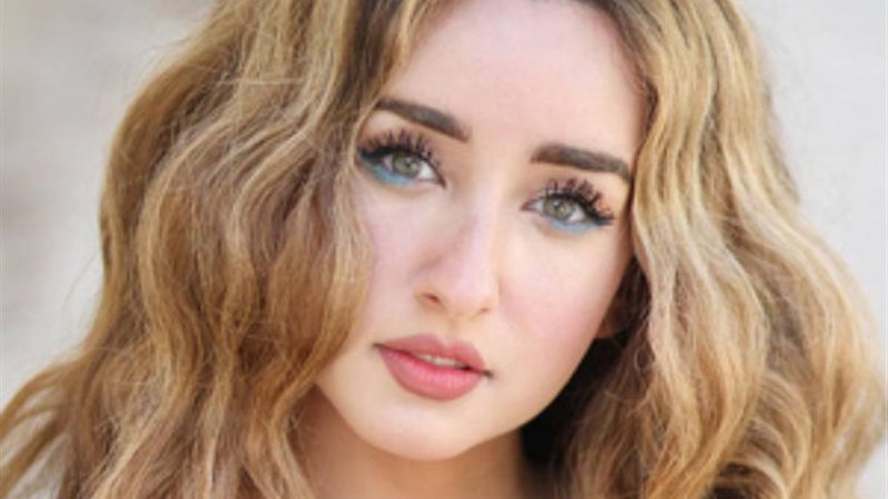 هنا الزاهد 