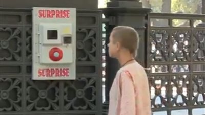 خلى الفضول ينفعك ..  مقلب مروع لا ينصح به للفضوليين
