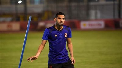 مؤمن زكريا مهدد بالغياب عن مباراة الأهلي والترسانة.. تعرف على السبب