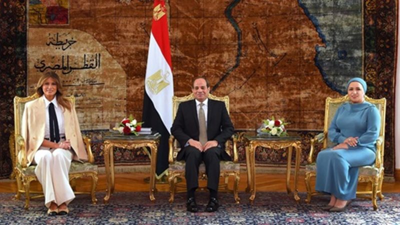 الرئيس السيسي وقرينته