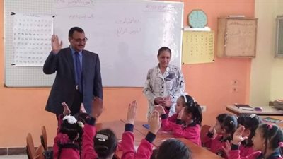 صور.. وكيل مديرية التربية والتعليم في سوهاج يتفقد مدرسة عبدالله وهبي