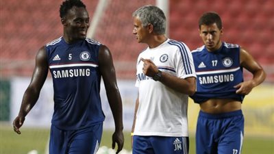 إيسيان يعلق على ربط هازارد بـ  ريال مدريد 